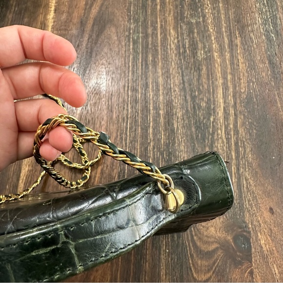 Vintage dark hunter green and gold crossbody handbag - Picture 3 of 16